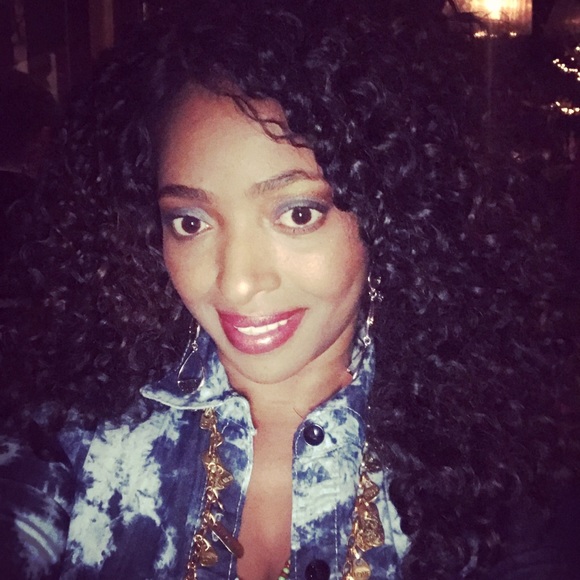 Meet your Posher, Kay - Picture 3 of 8